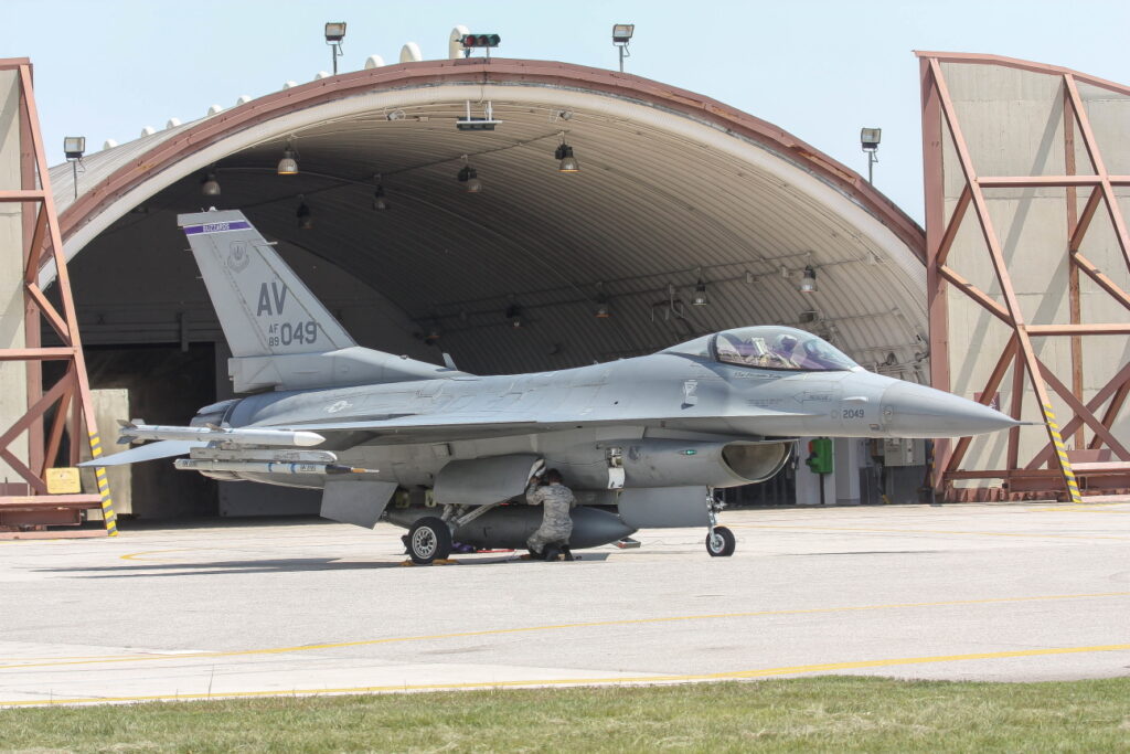 General Dynamics F-16C Block 40E  &quot;Fighting Falcon&quot; United States - US Air Force (USAF)