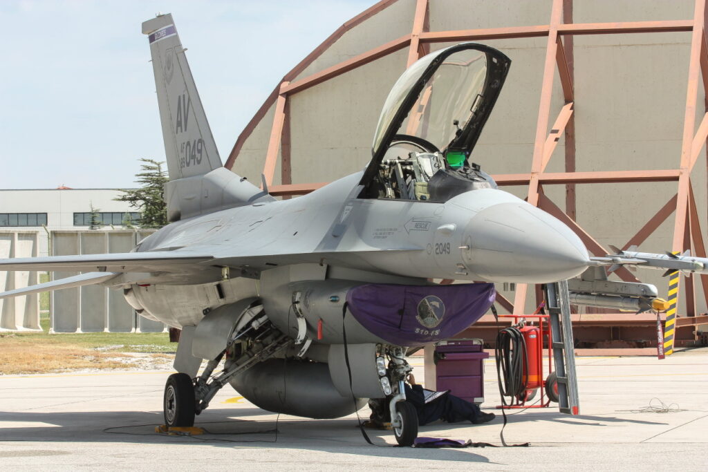 General Dynamics F-16C Block 40E  &quot;Fighting Falcon&quot; United States - US Air Force (USAF)