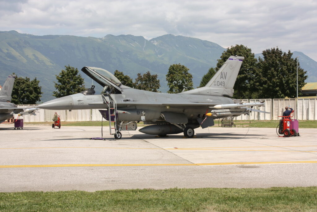 General Dynamics F-16C Block 40E  &quot;Fighting Falcon&quot; United States - US Air Force (USAF)