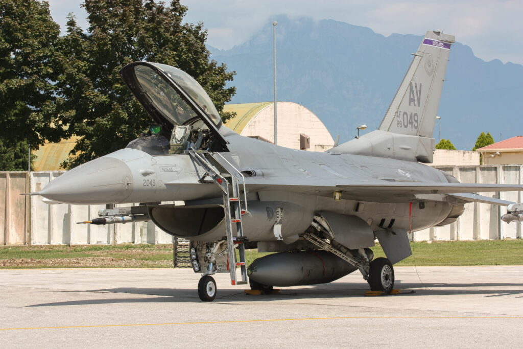 General Dynamics F-16C Block 40E  &quot;Fighting Falcon&quot; United States - US Air Force (USAF)
