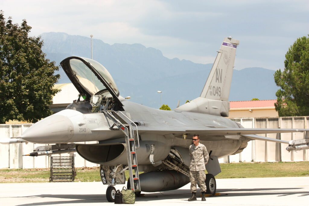 General Dynamics F-16C Block 40E  &quot;Fighting Falcon&quot; United States - US Air Force (USAF)