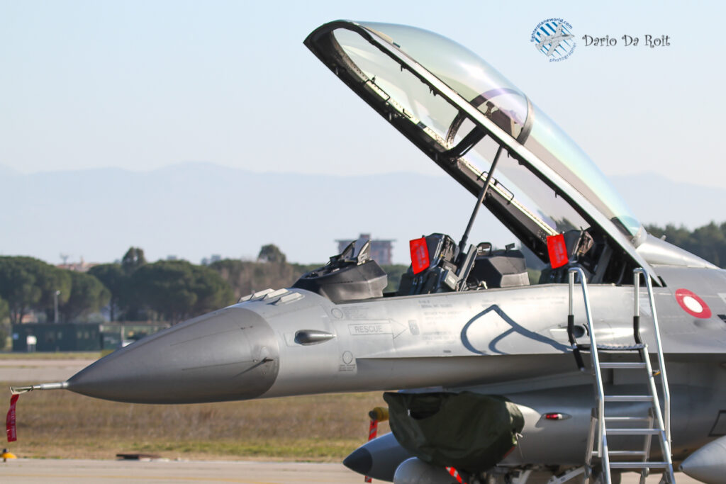 General Dynamics F-16BM &quot;Fighting Falcon&quot; Denmark - Air Force