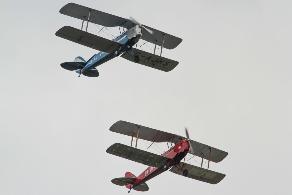 De Havilland DH-82A &quot;Tiger Moth&quot; The Flying Legends