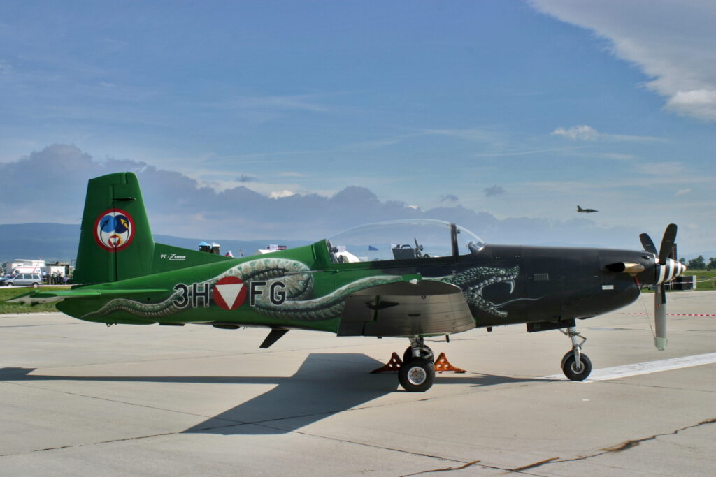 Pilatus PC-7 &quot;Special Color&quot;