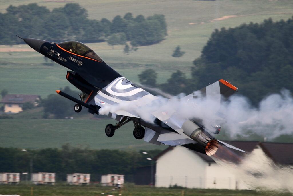 General Dynamics F-16AM &quot;Fighting Falcon&quot; Netherlands - Royal Air Force