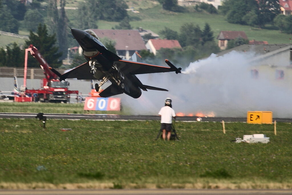 General Dynamics F-16AM &quot;Fighting Falcon&quot; Netherlands - Royal Air Force