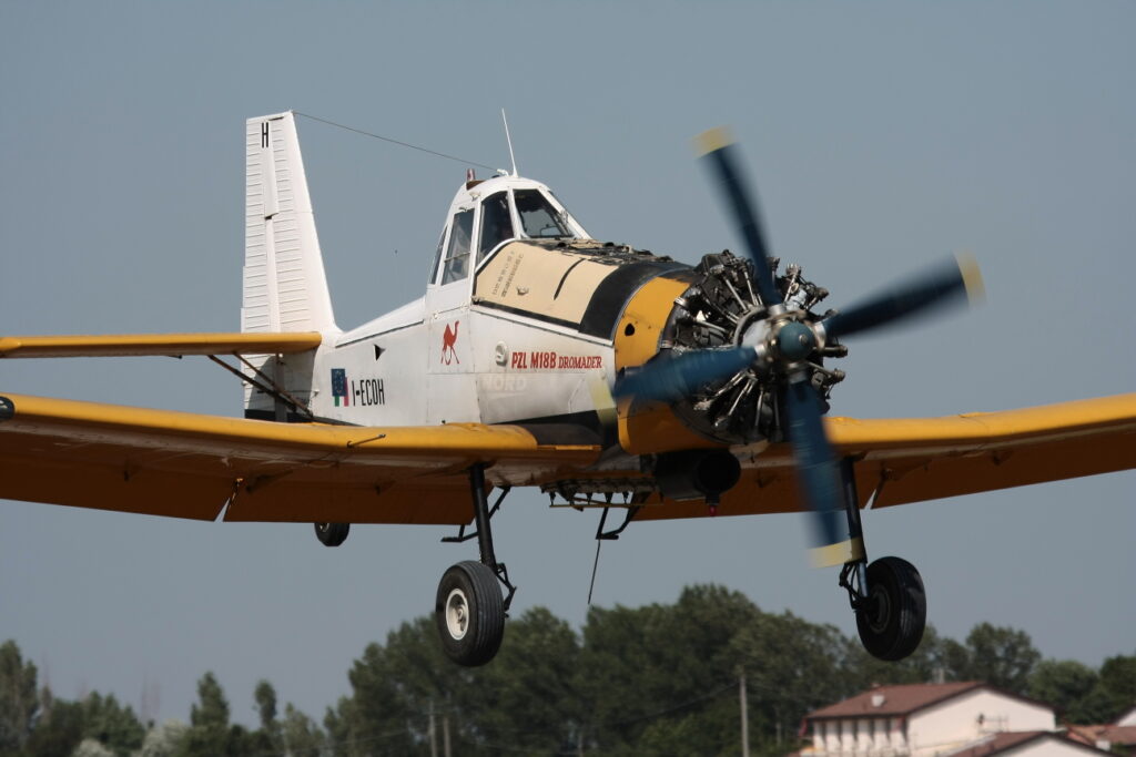 PZL-Mielec M-18B &quot;Dromader&quot; Private