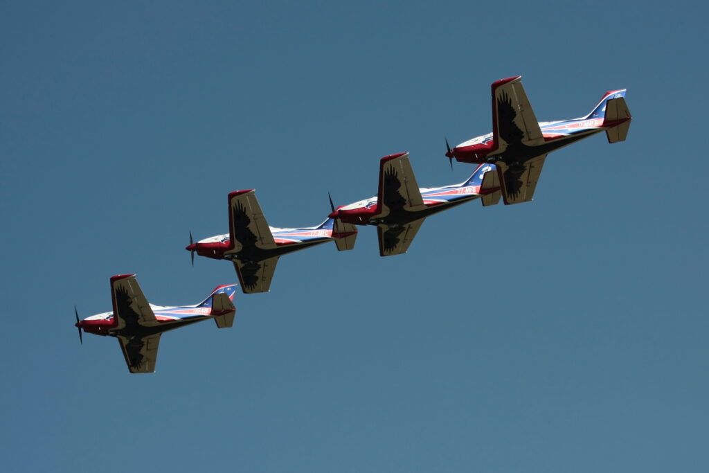 Alpi Pioneer 330 Alpi Pioneer Team