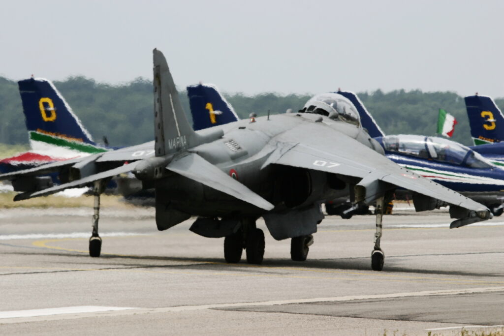 McDonnell Douglas AV-8B+ &quot;Harrier II&quot; Italy - Navy