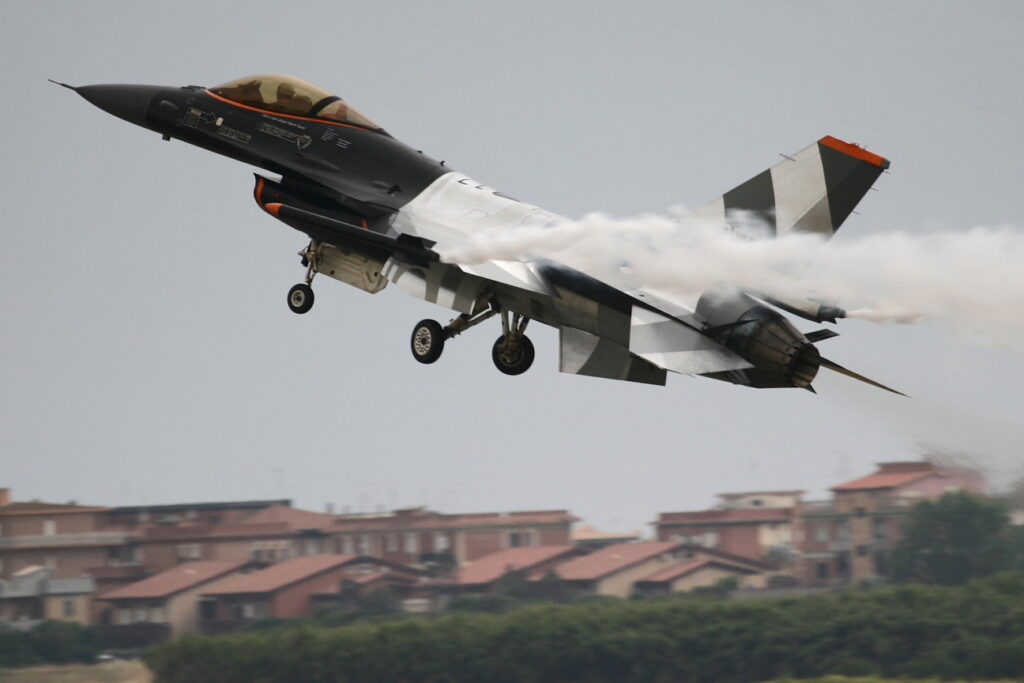 General Dynamics F-16AM &quot;Fighting Falcon&quot; Netherlands - Royal Air Force