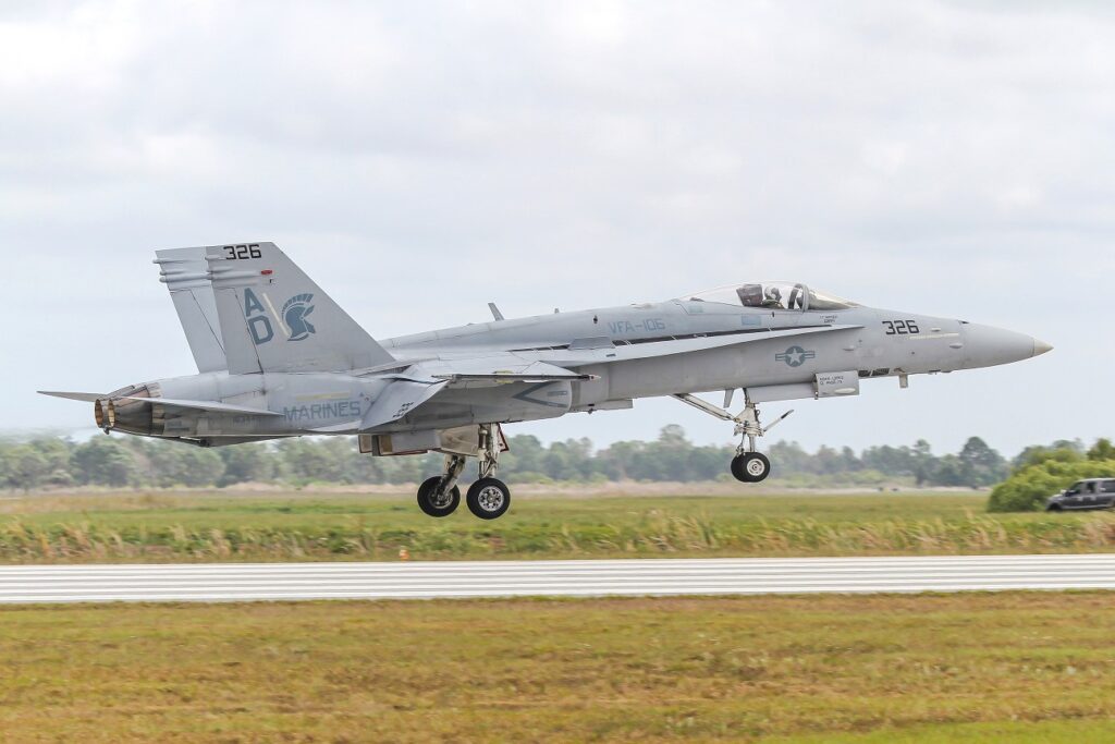 McDonnell Douglas F/A-18C &quot;Hornet&quot;  United States - US Navy (USN)