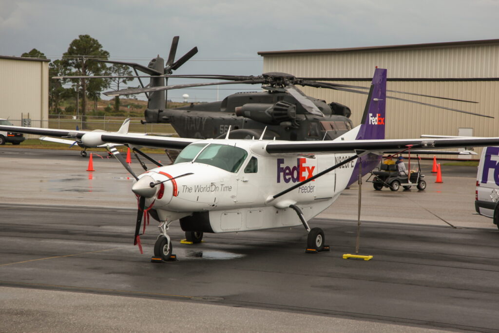 Cessna 208B Super Cargomaster FedEx Feeder (Mountain Air Cargo)
