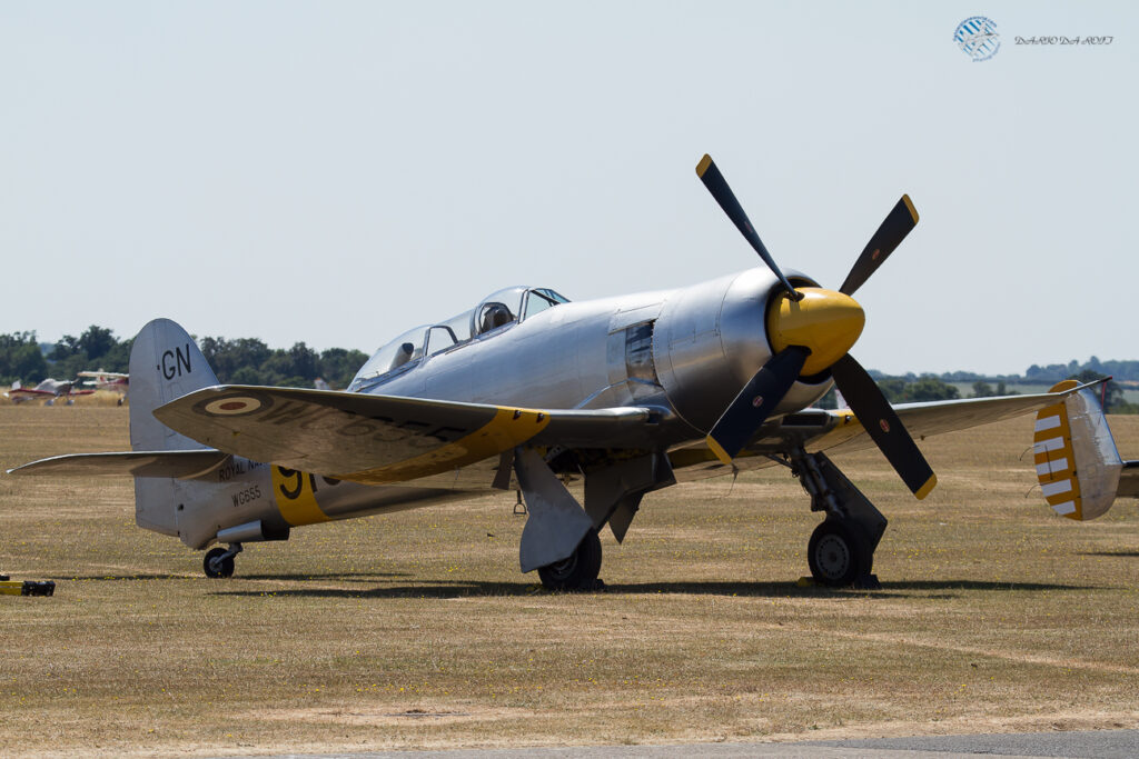 Hawker Sea Fury T.20  United Kingdom - Royal Navy