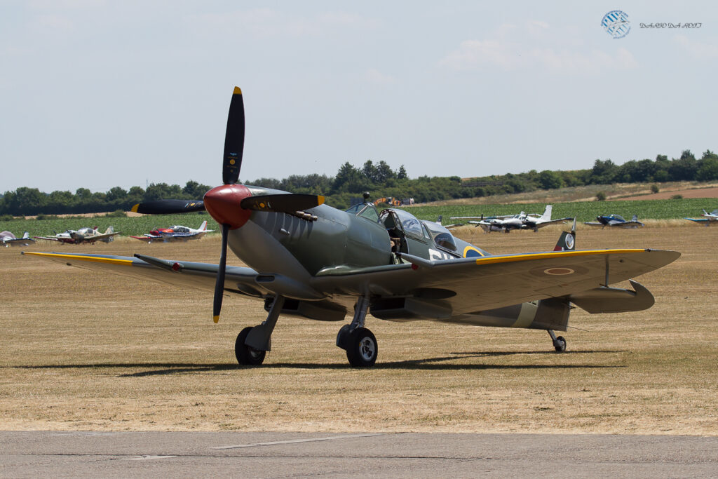 Supermarine Spitfire T.9 Private