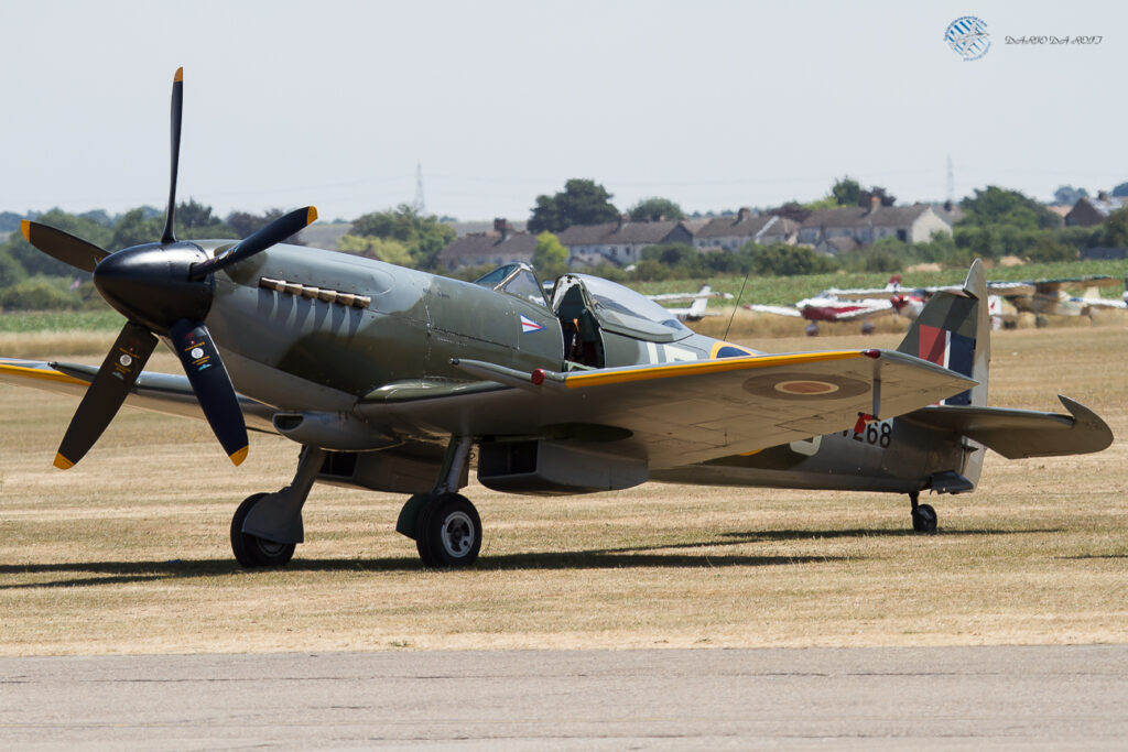Supermarine Spitfire MV268 FR XIV The Fighter Collection
