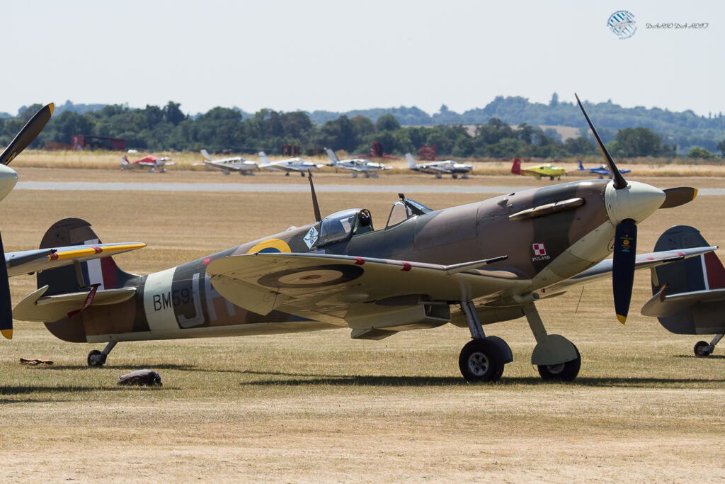 Supermarine Spitfire V BM597 Aircraft Restoration Co.