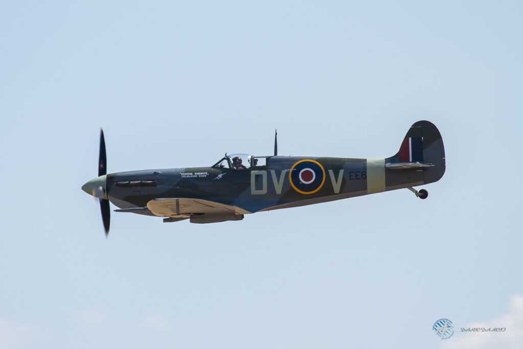 Spitfire MK V EE602 Fly a Spitfire