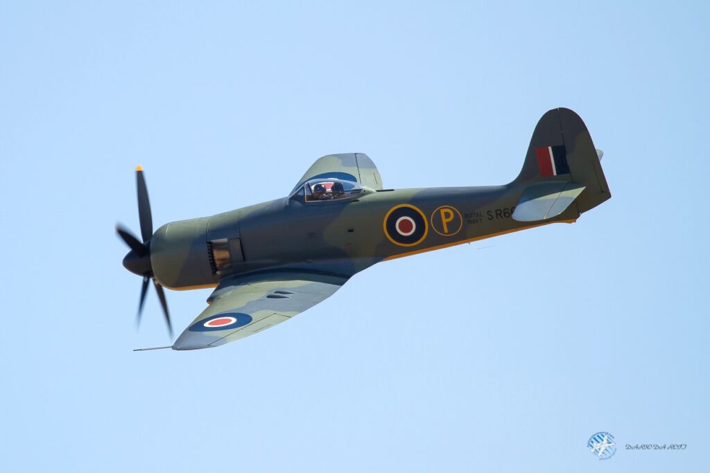 Hawker Fury Mk.II SR611 Private