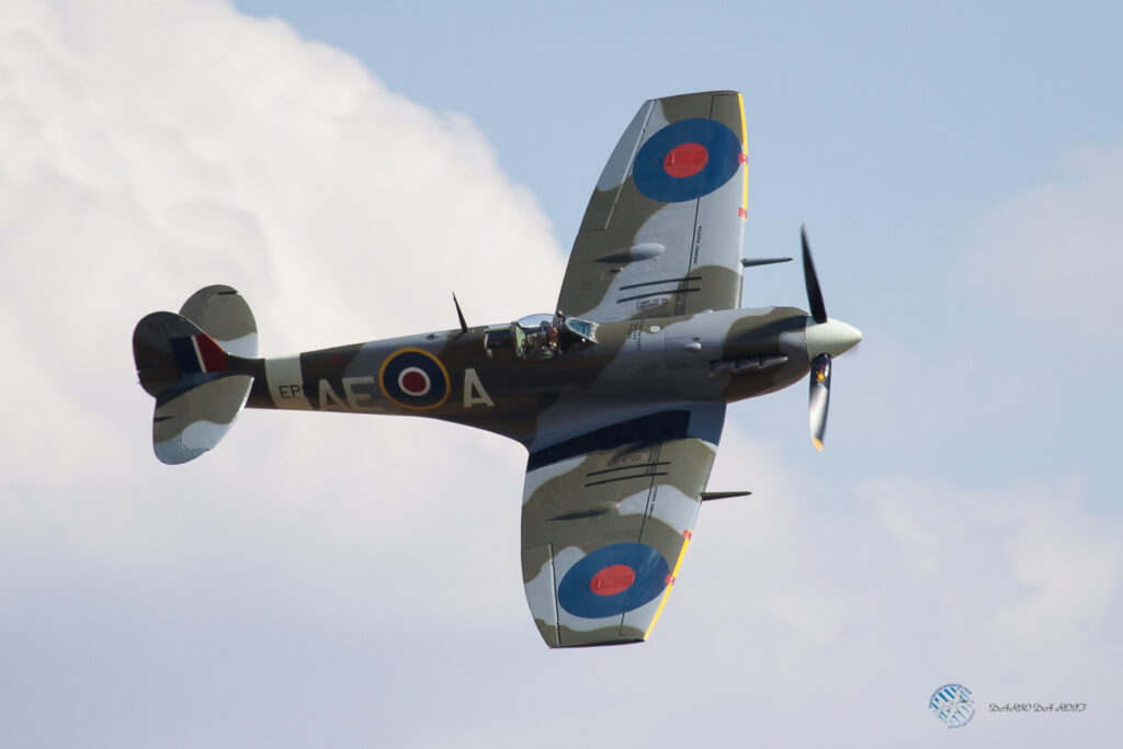 Supermarine Spitfire MV268 FR XIV The Fighter Collection