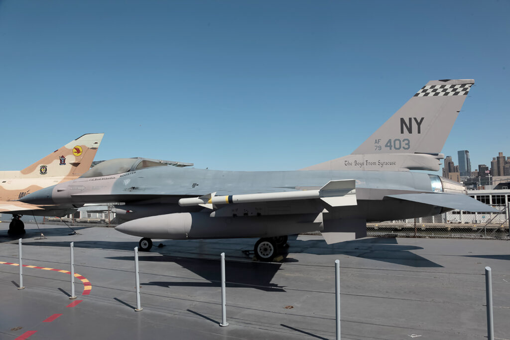 General Dynamics F-16A Fighting Falcon  United States - US Air Force (USAF)