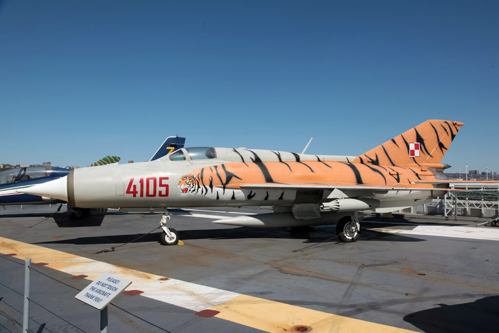Mikoyan-Gurevich MiG-21PFM &quot;Fishbed&quot; Poland - Air Force