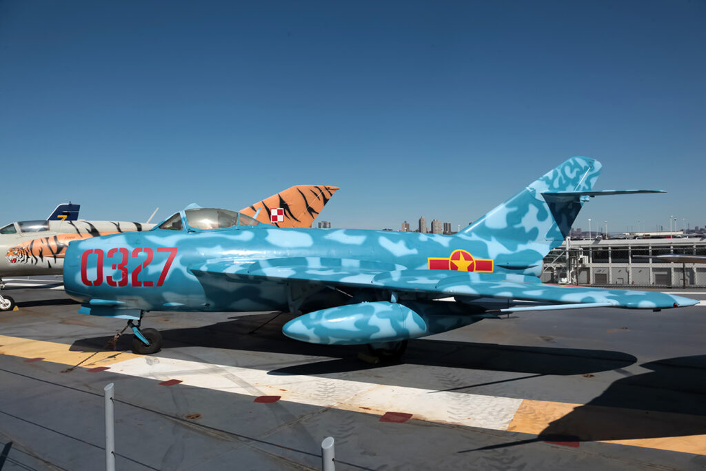 PZL Lim-5 Vietnam - Air Force