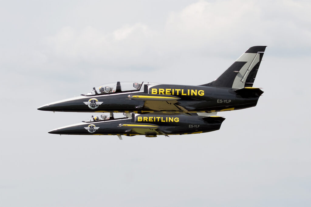 Aero L-39C Albatros Breitling Apache Jet Team