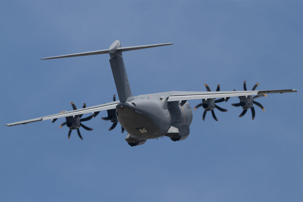 Airbus A400M  Airbus Industrie