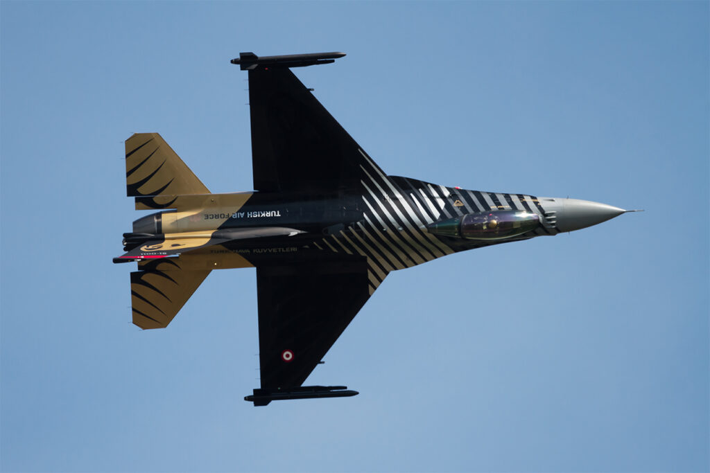 General Dynamics F-16C &quot;Fighting Falcon&quot; Solo Türk Turkey - Air Force