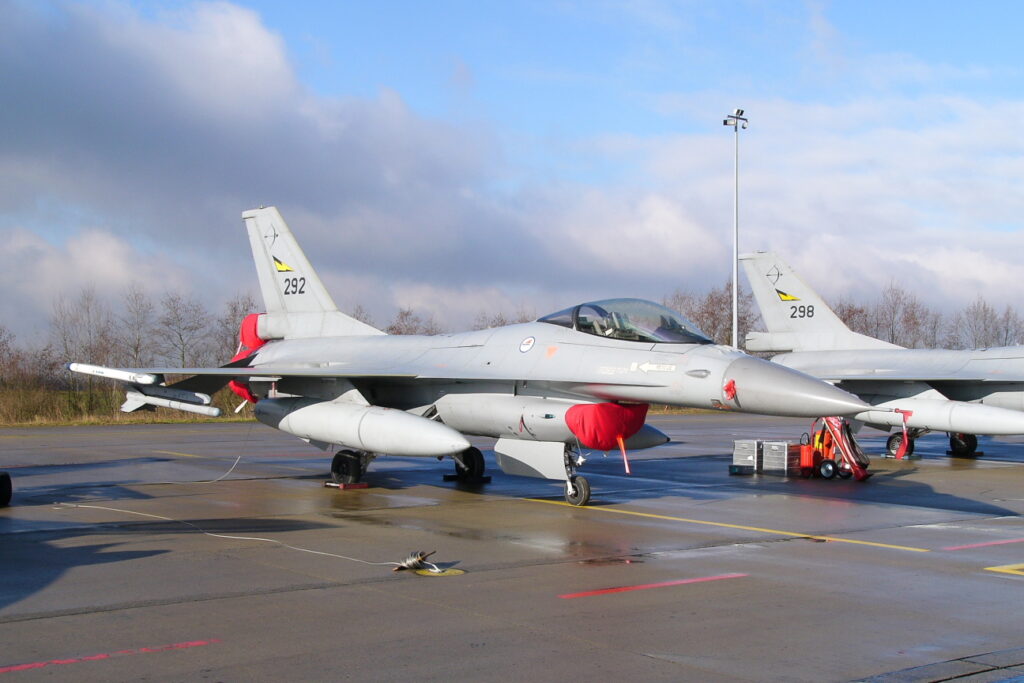 General Dynamics F-16AM &quot;Fighting Falcon&quot; KNL/338SKV Norway - Air Force