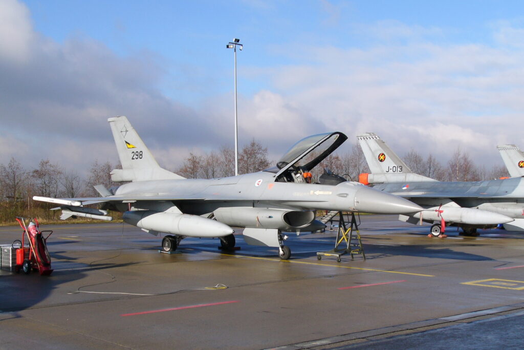 General Dynamics F-16AM &quot;Fighting Falcon&quot; KNL/338SKV Norway - Air Force