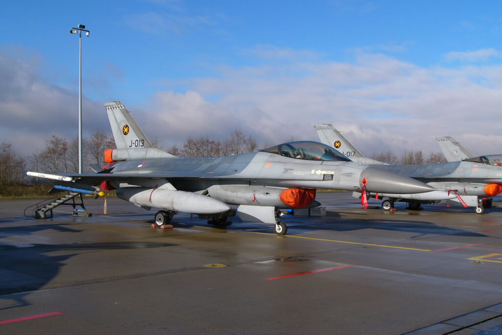 General Dynamics F-16AM &quot;Fighting Falcon&quot; Netherlands - Royal Air Force