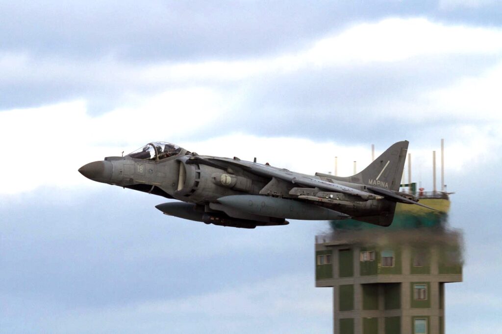McDonnell Douglas AV-8B+ Harrier II Italy - Navy