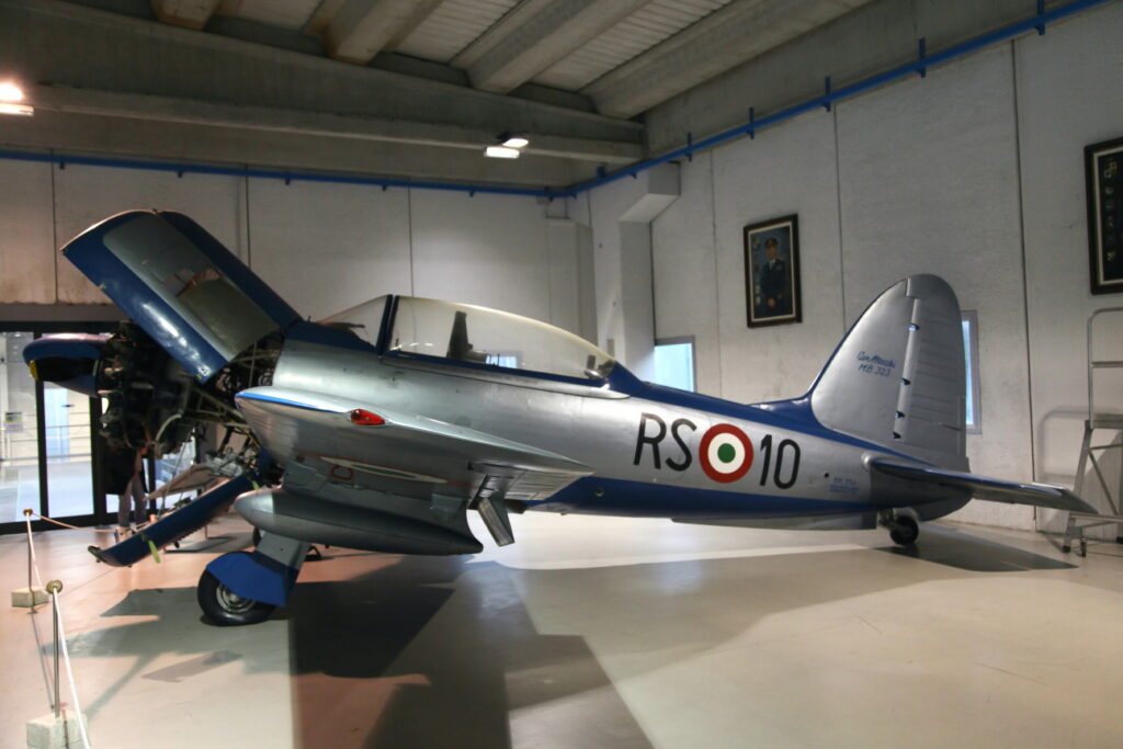 Aermacchi MB.323 1952