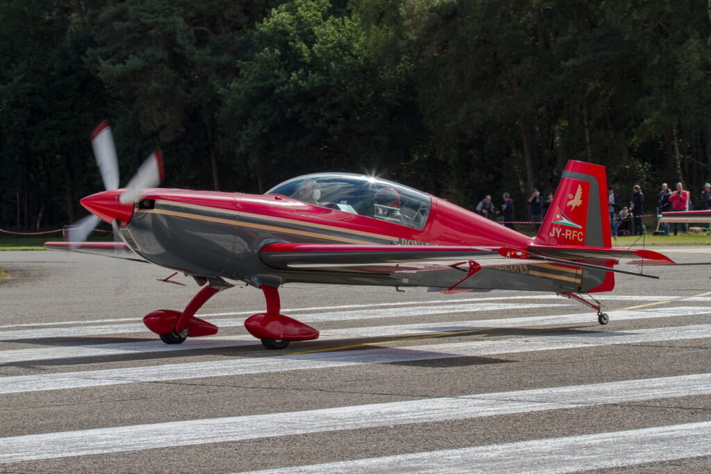 Extra EA 300LP Royal Jordanian Falcons