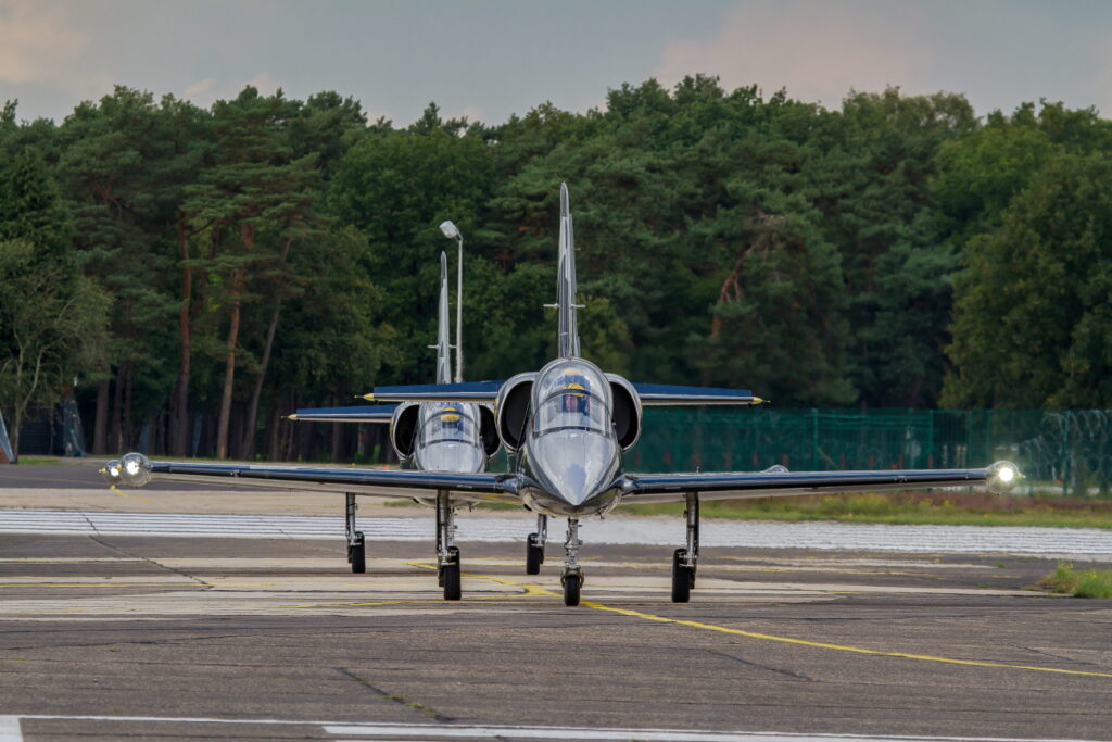 Aero L-39C &quot;Albatros&quot;  Breitling Apache Jet Team