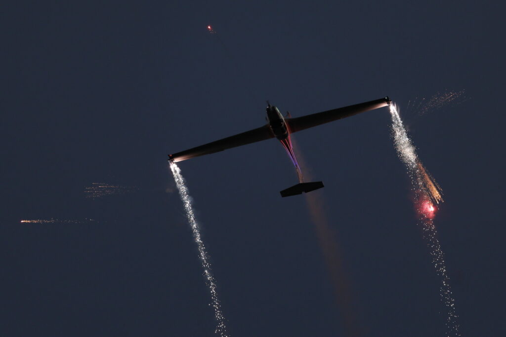Grob G109B Airborne Pyrotechnics