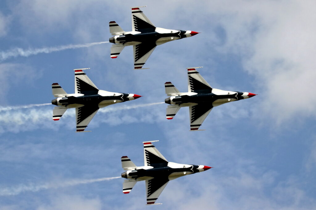 General Dynamics F-16C Fighting Falcon United States Air Force Thunderbirds