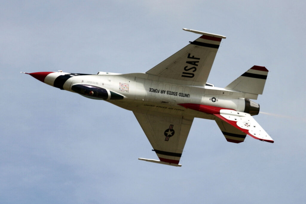 General Dynamics F-16C Fighting Falcon United States Air Force Thunderbirds