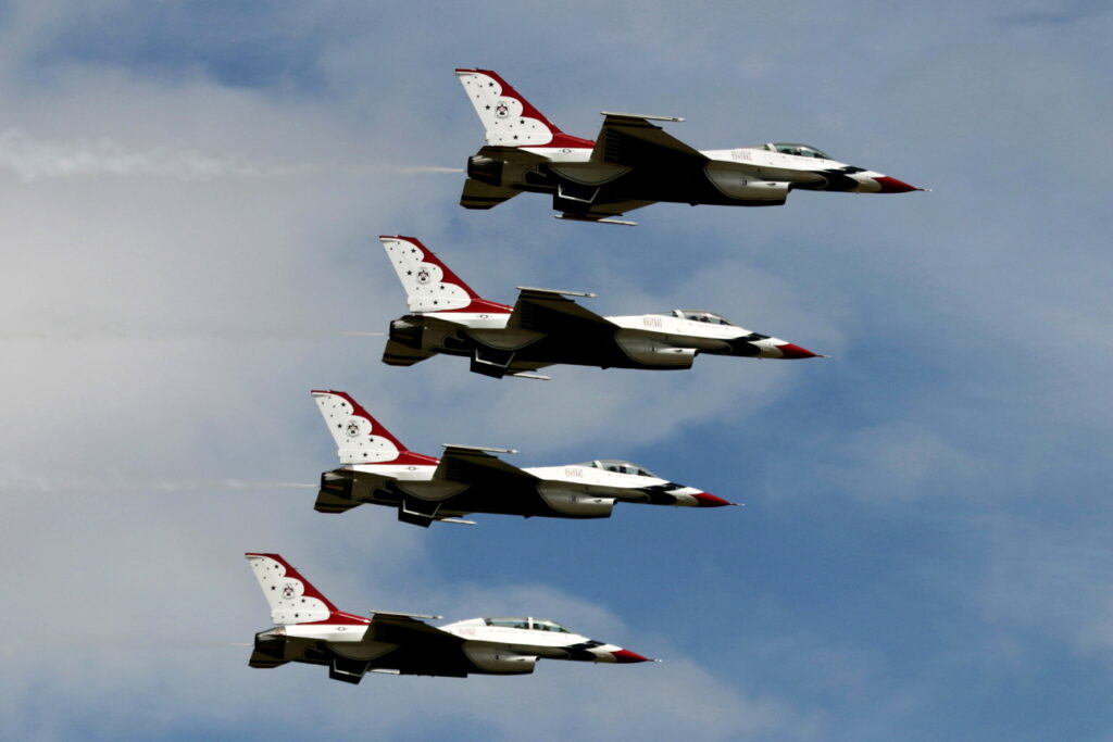 General Dynamics F-16C Fighting Falcon United States Air Force Thunderbirds