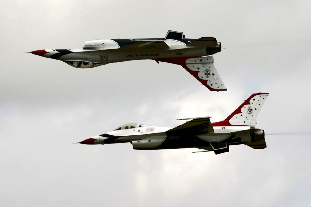General Dynamics F-16C Fighting Falcon United States Air Force Thunderbirds