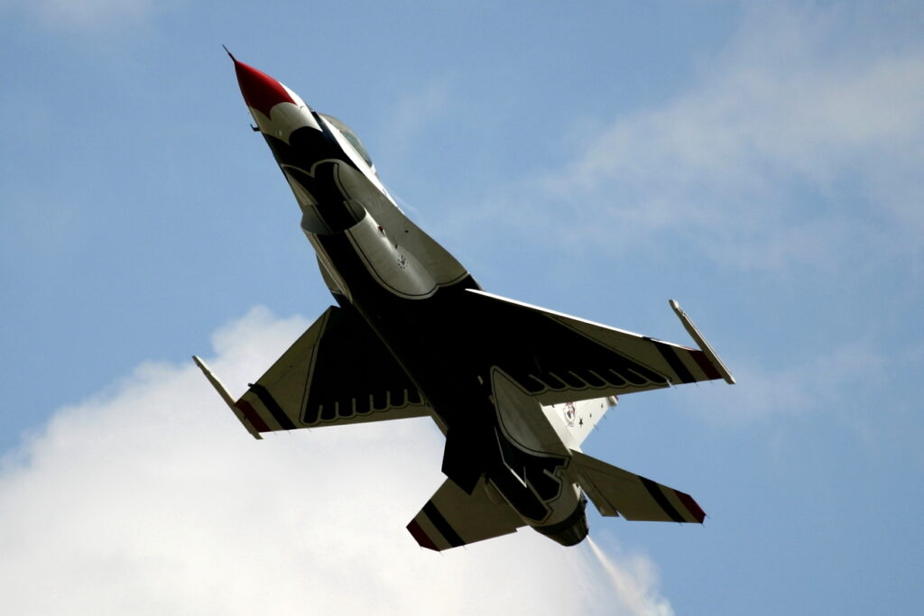 General Dynamics F-16C Fighting Falcon United States Air Force Thunderbirds