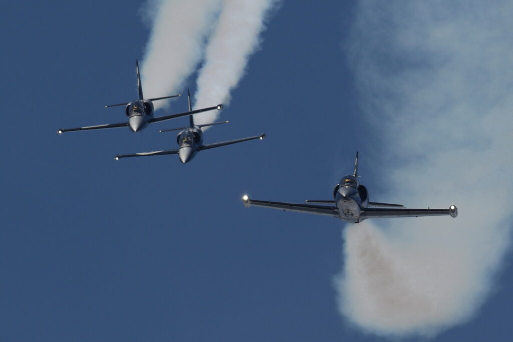 Aero L-39C Albatros  Breitling Apache Jet Team