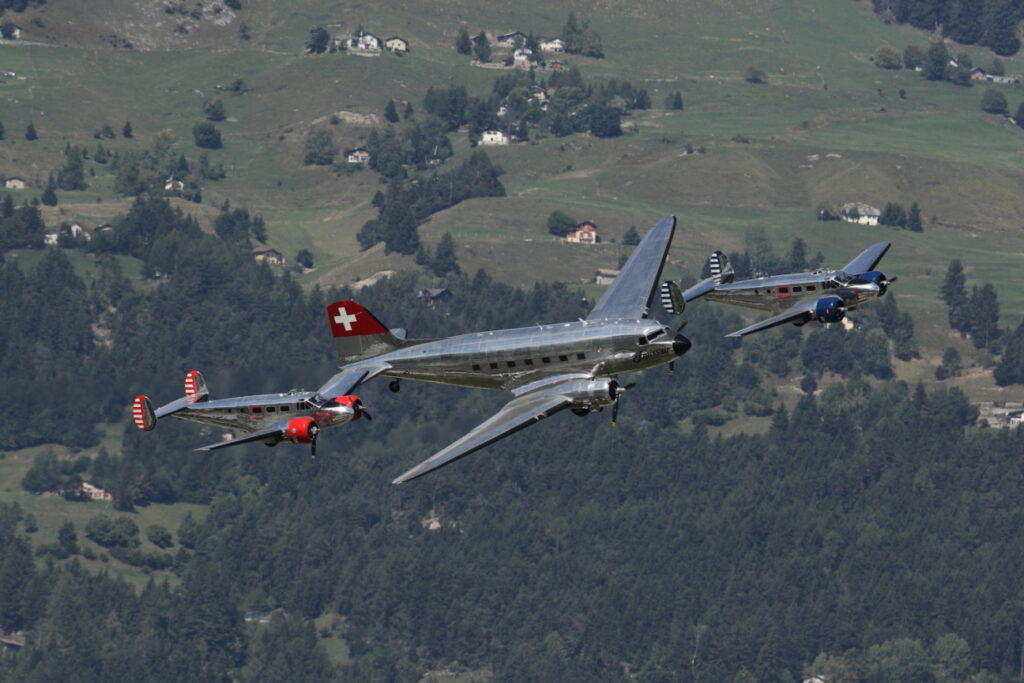 Douglas DC-3C Private