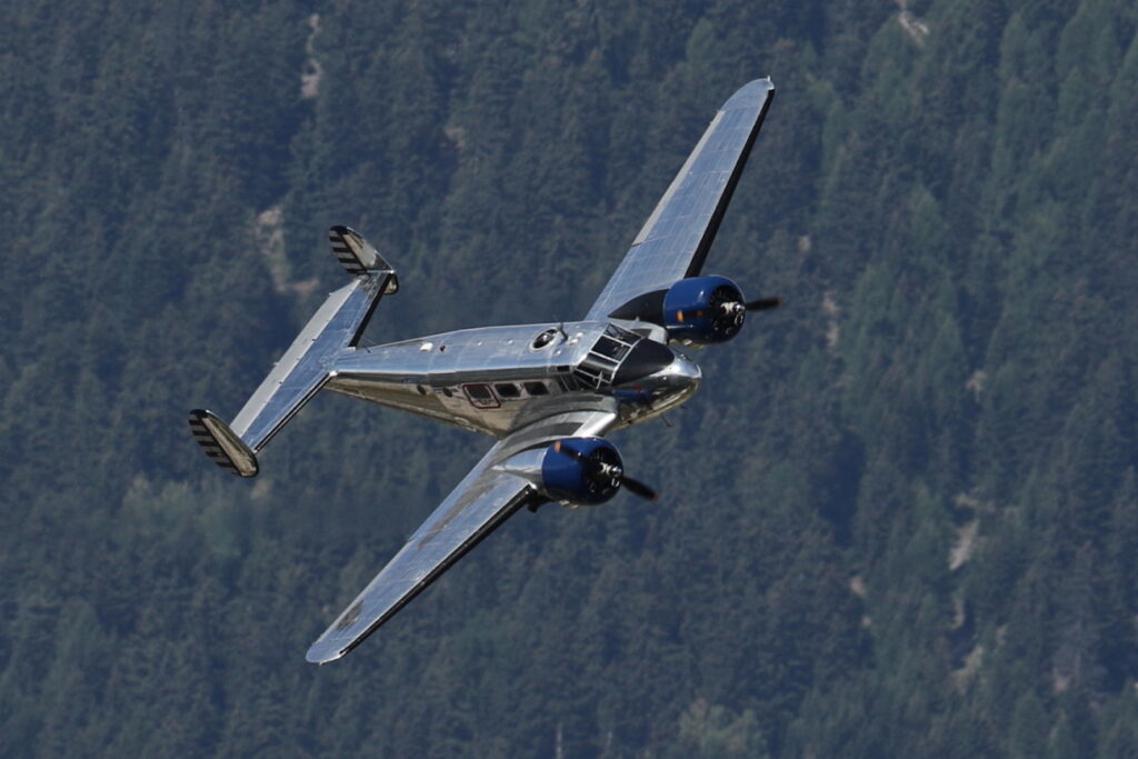 Beechcraft D18S Private