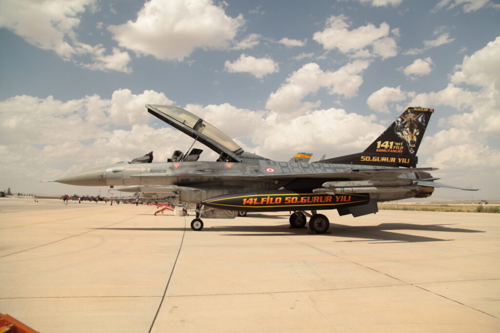 Lockheed Martin F-16D Fighting Falcon Turkey - Air Force Turkish Air Force 141th Wolf sq&#039;s 50th year anniversary
